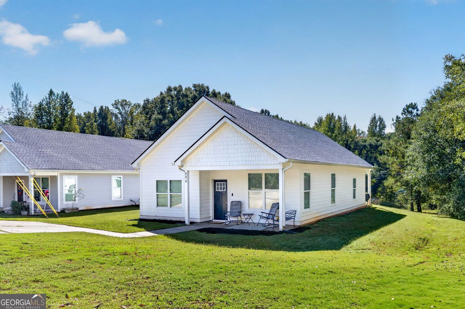 694 Railroad Avenue Property Photo 1