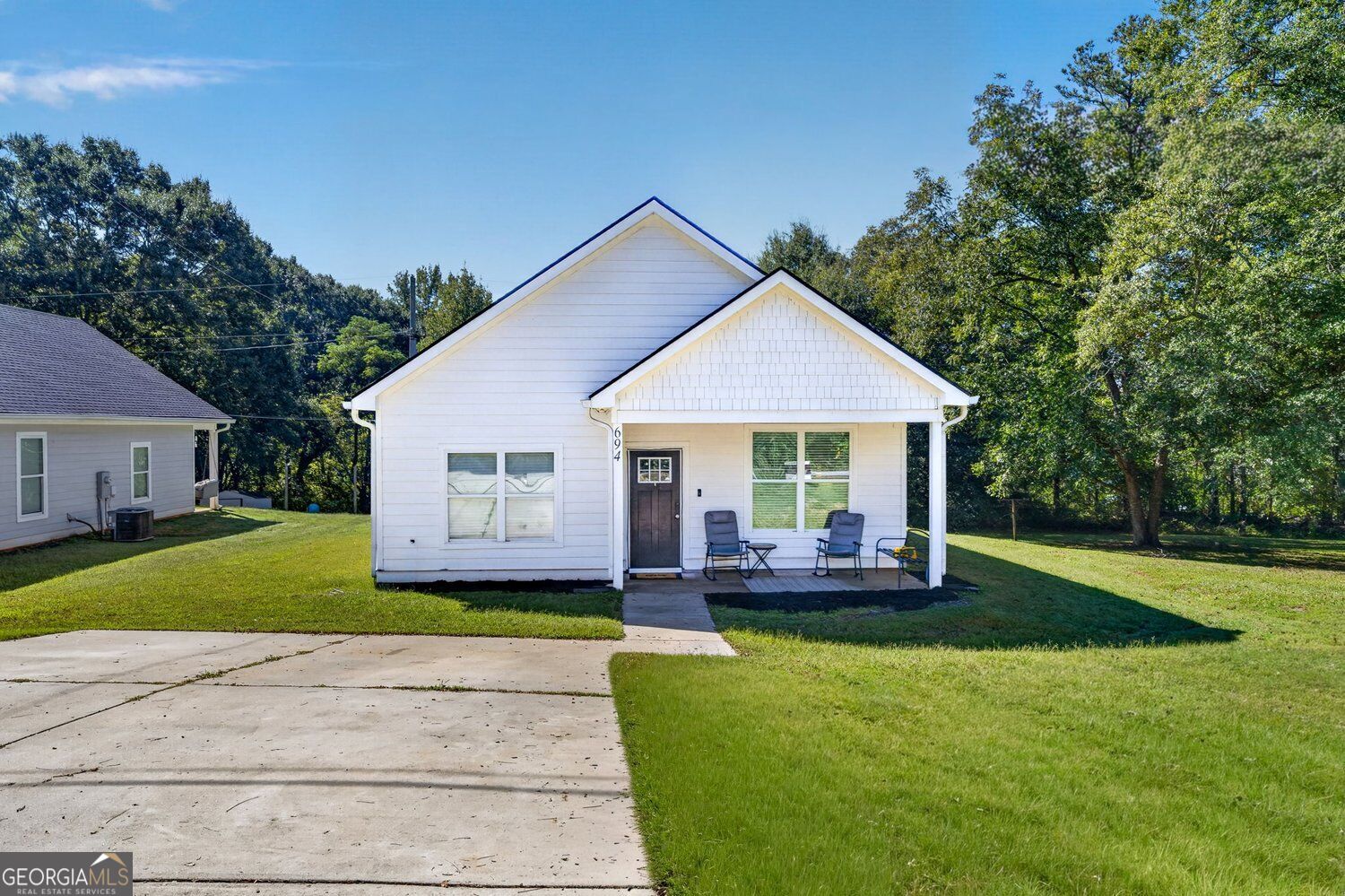 694 Railroad Avenue Property Photo 2