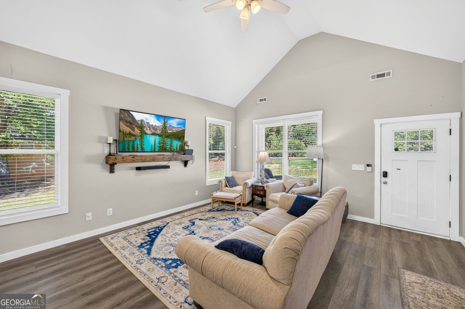 694 Railroad Avenue Property Photo 4