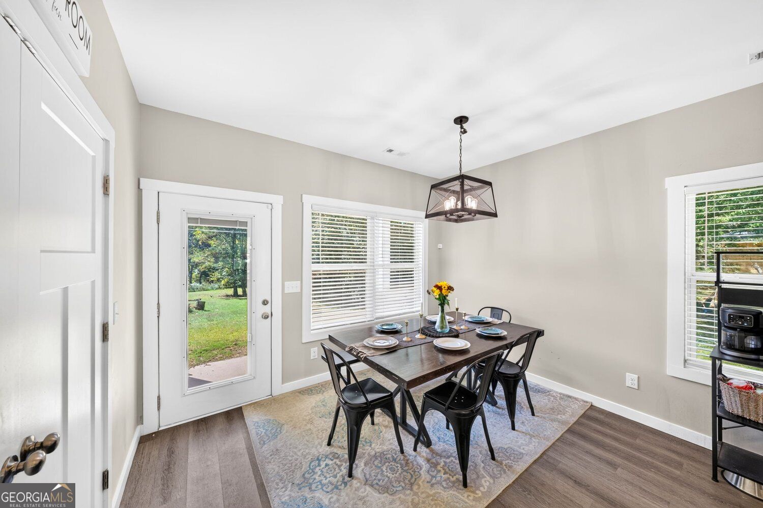 694 Railroad Avenue Property Photo 10