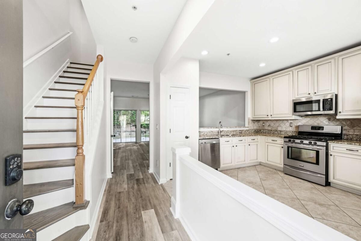 1205 Whitestone Ridge Property Photo 3