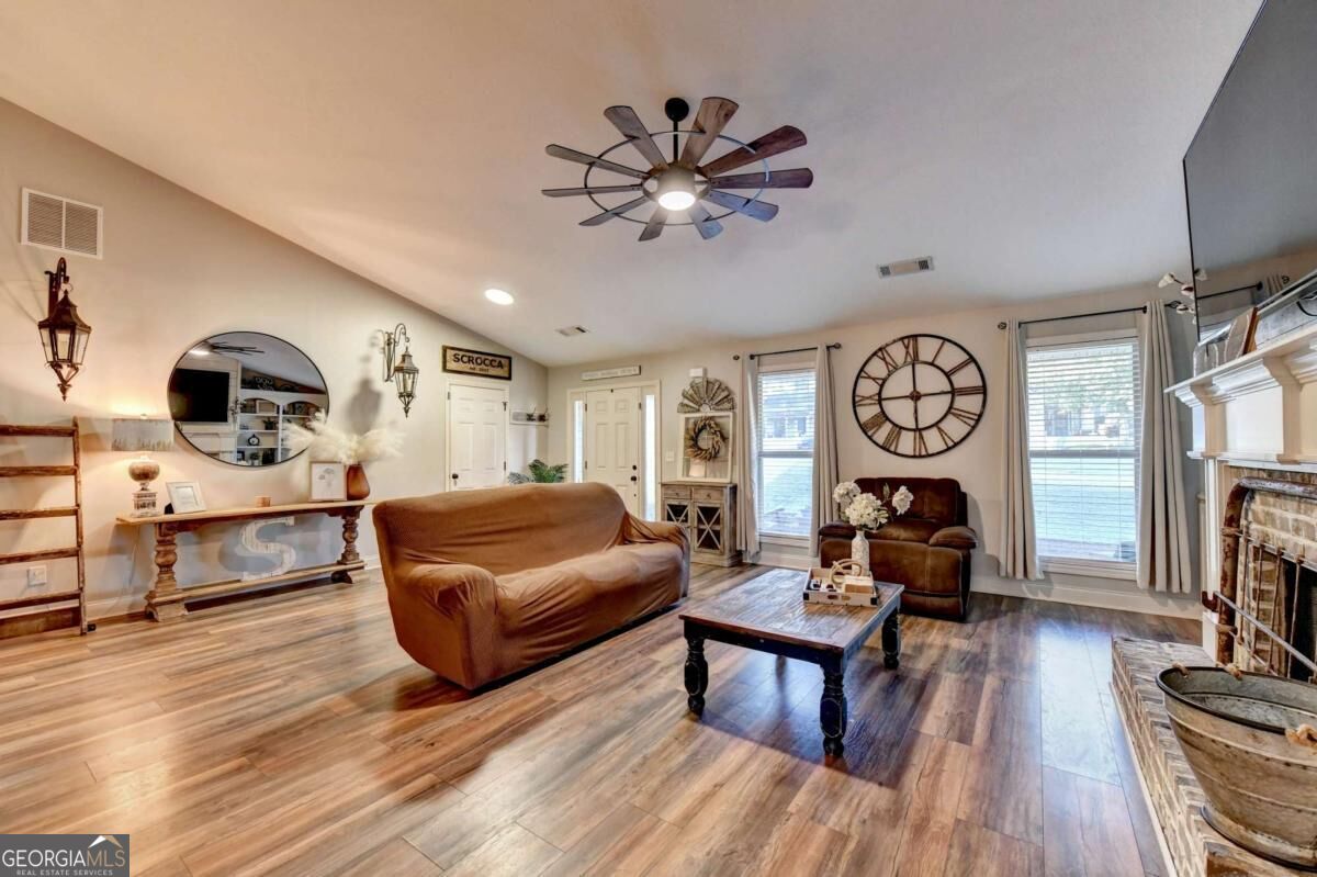 1052 Blakewood Court Property Photo 6