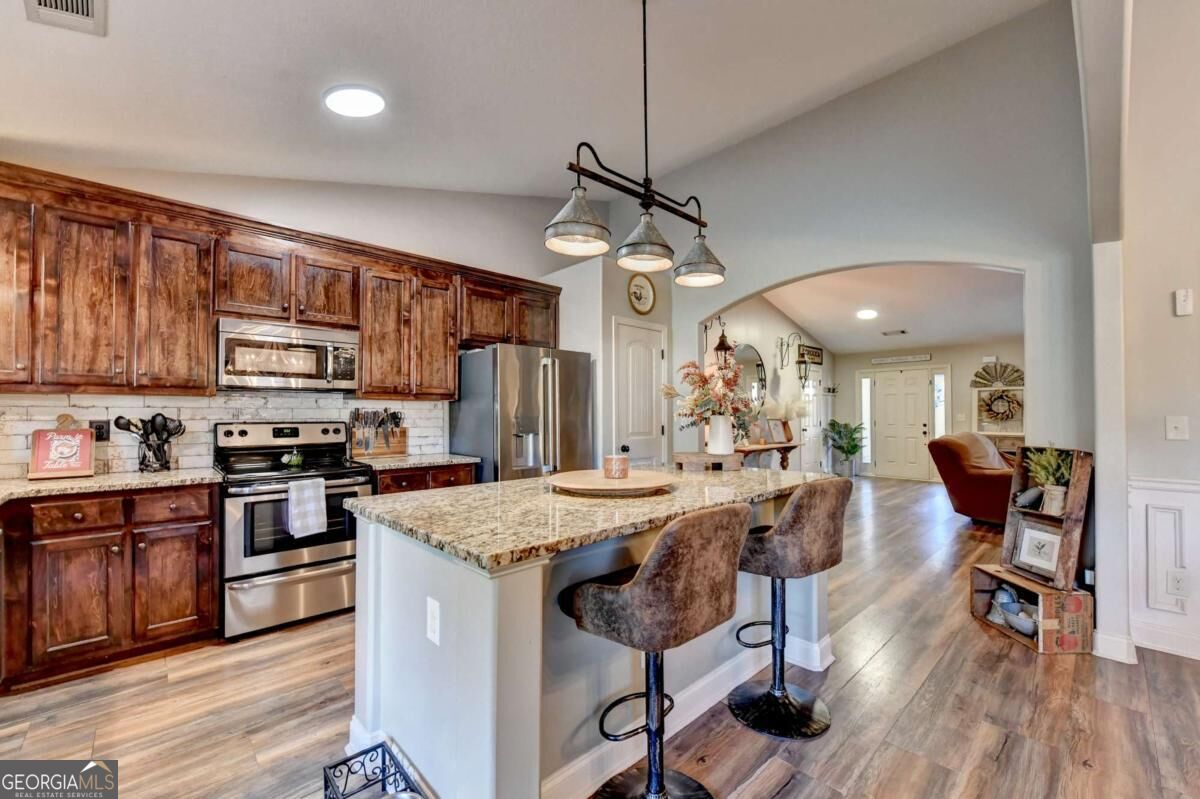 1052 Blakewood Court Property Photo 10