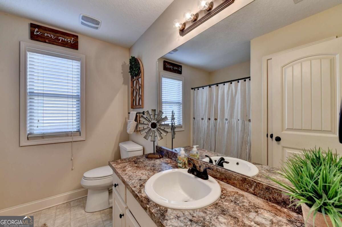 1052 Blakewood Court Property Photo 20