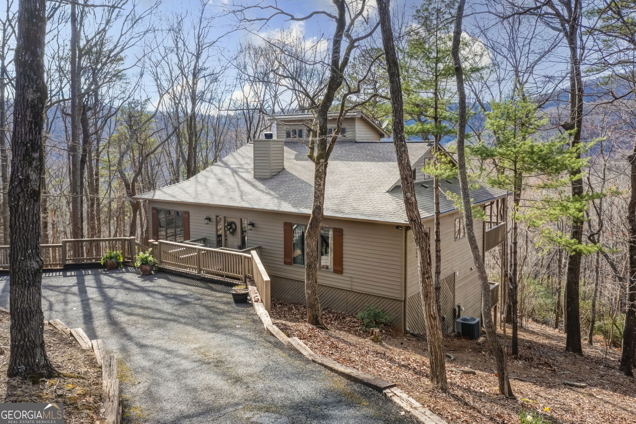 100 Indian Pipe Drive Property Photo 1