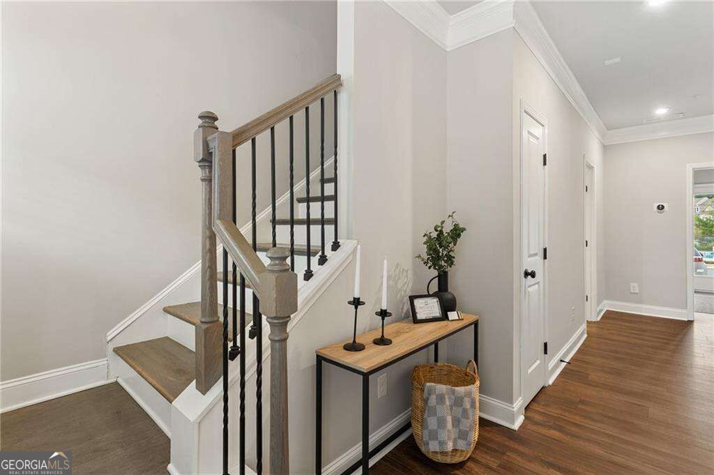 6469 Brookside Boulevard Se Property Photo 2