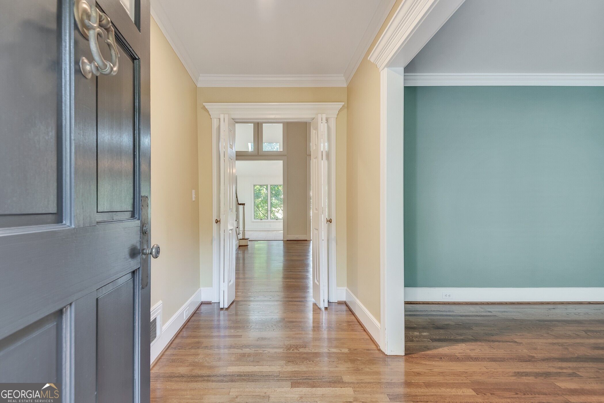 1882 Bedfordshire Court Property Photo 4