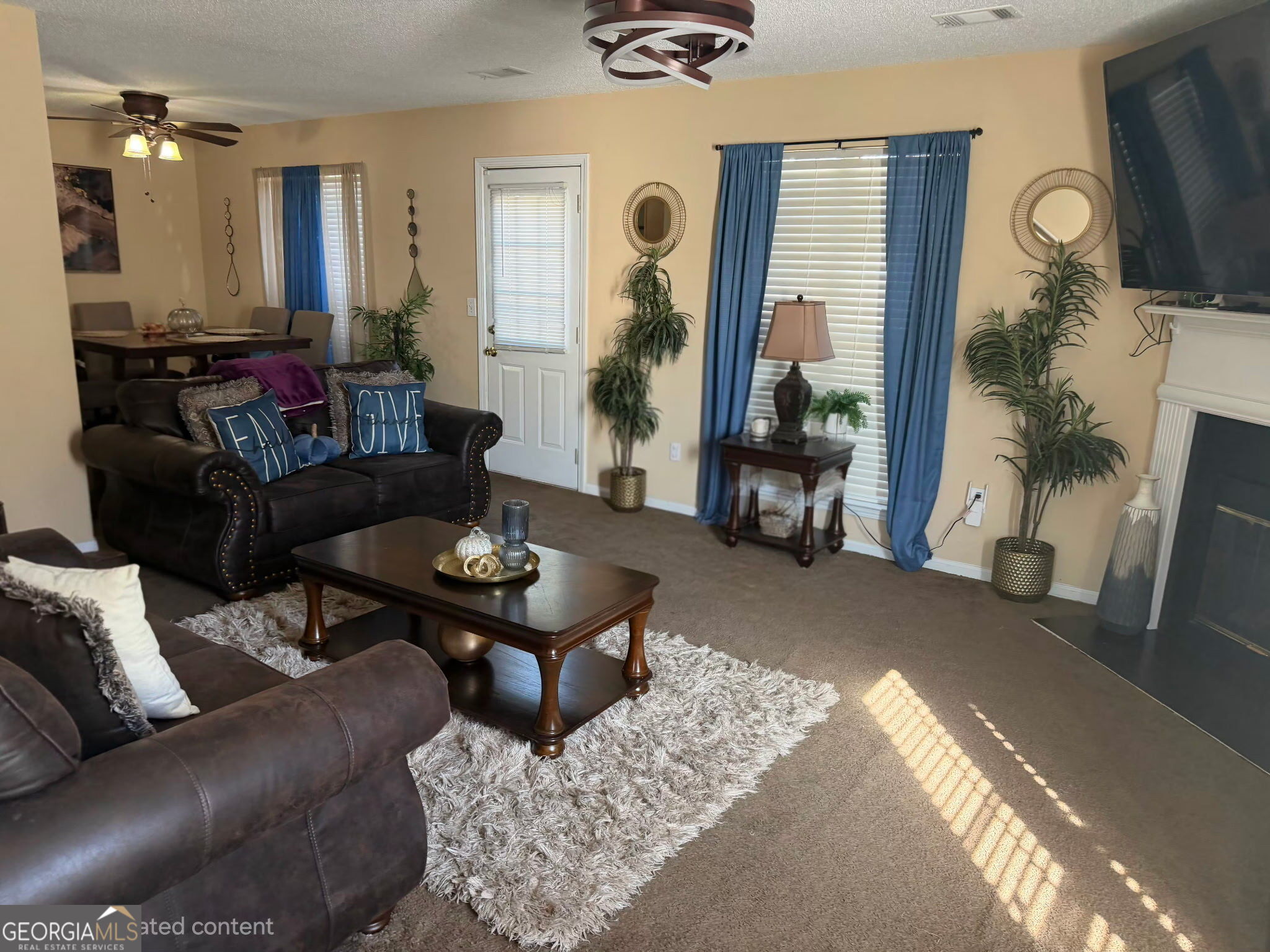 5842 Waggoner Court Property Photo 4