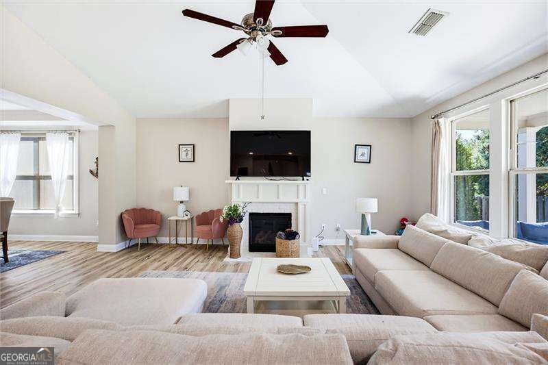 4010 Creekshire Trail Property Photo 14