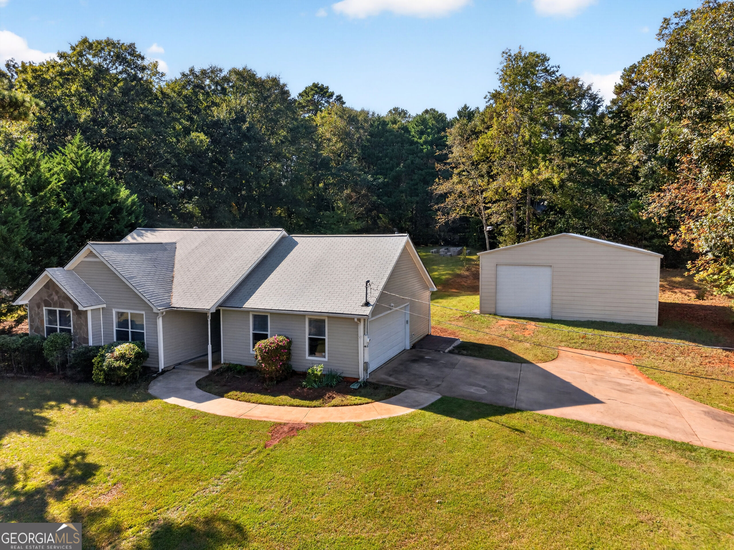 8 Ellen Court Property Photo 1