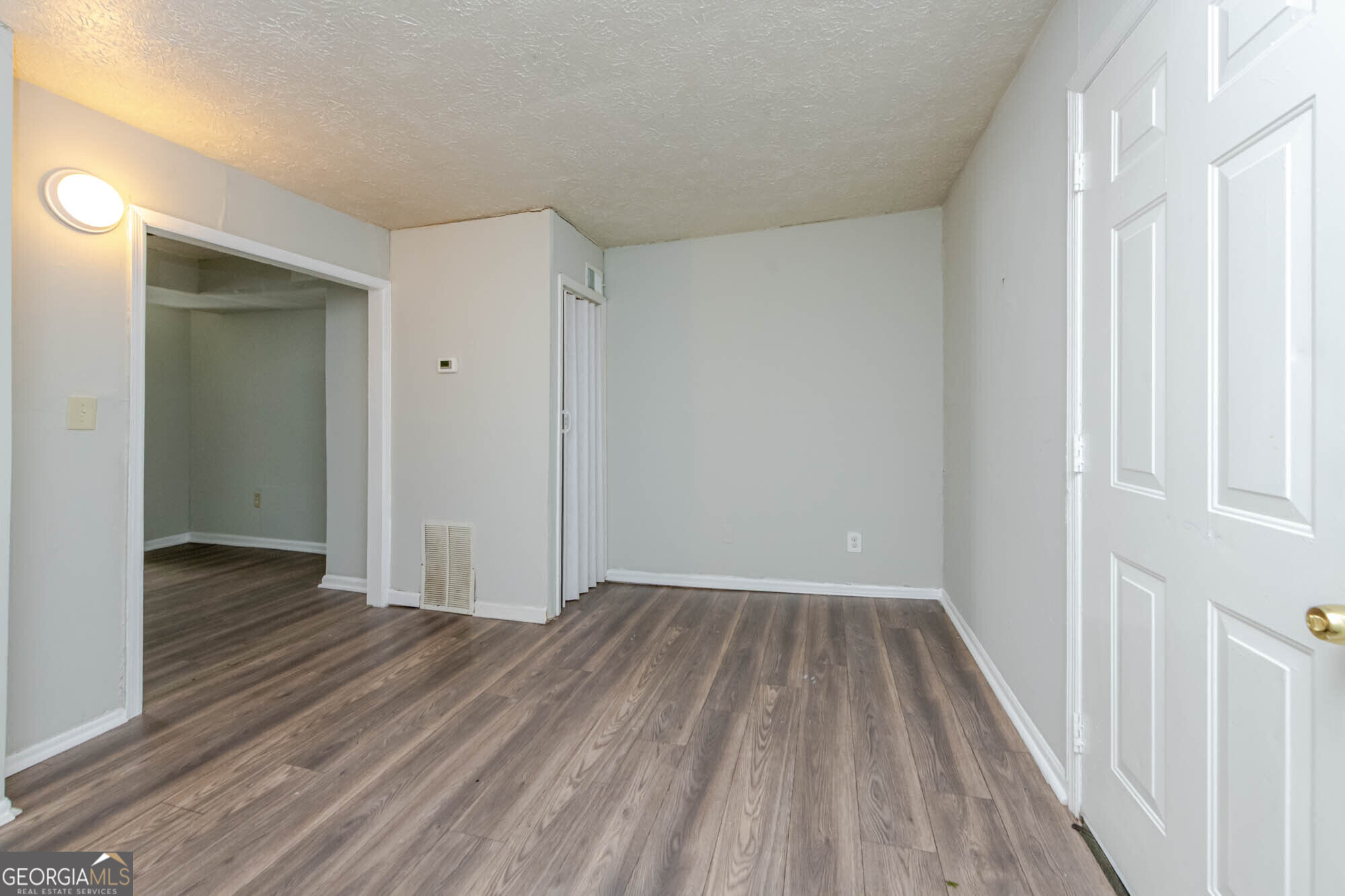 378 Cowan Street Property Photo 4