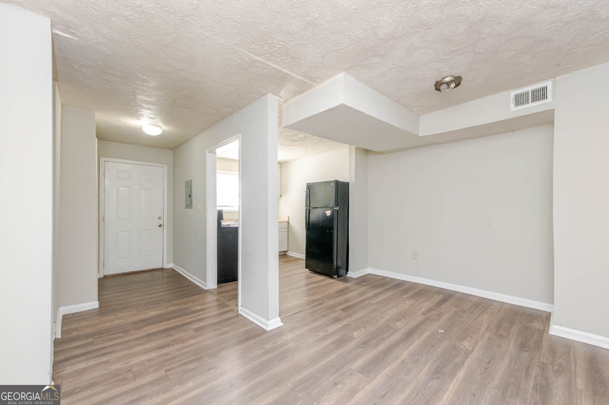 378 Cowan Street Property Photo 8