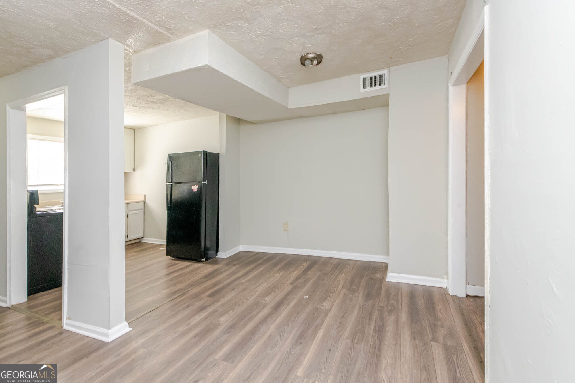 378 Cowan Street Property Photo 9