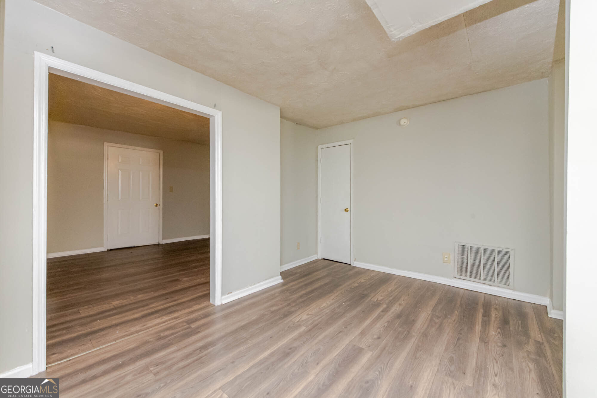 378 Cowan Street Property Photo 10