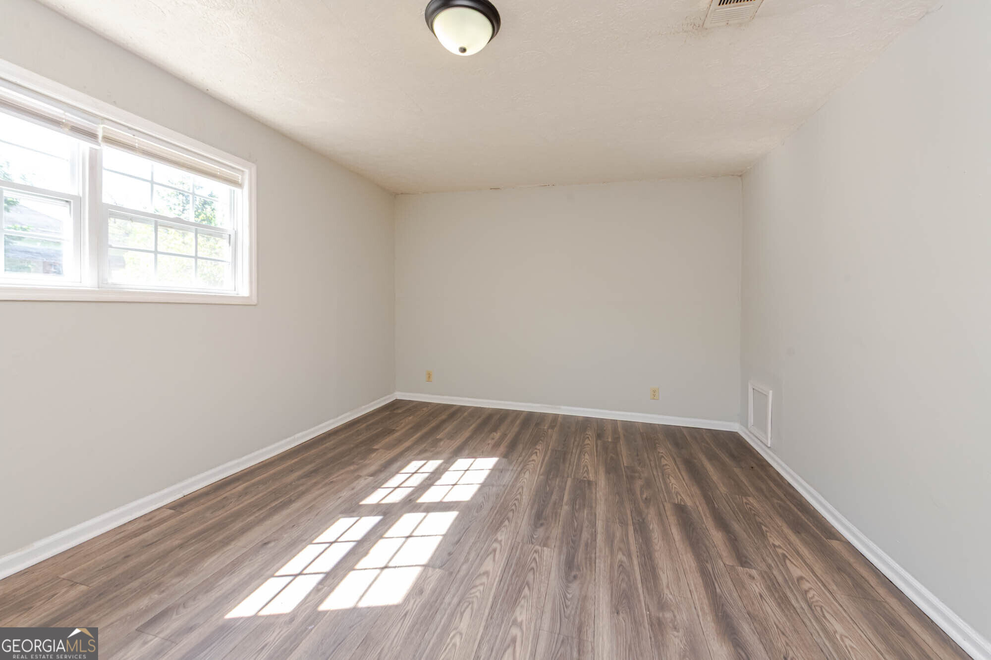 378 Cowan Street Property Photo 21