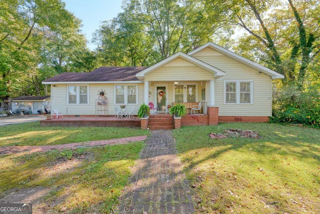 4334 E Cherokee Drive Property Photo 1