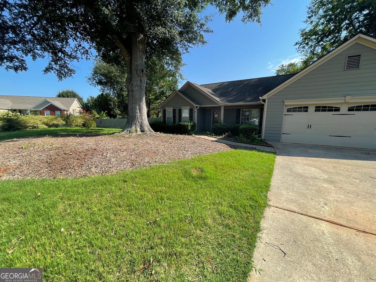 18 Column Court Property Photo 4