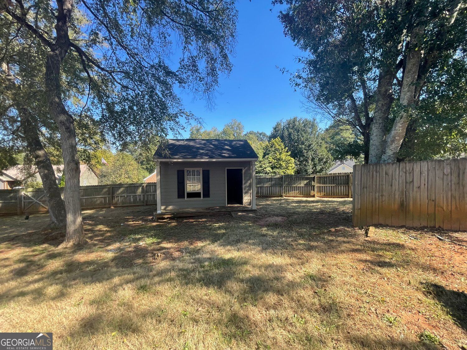 18 Column Court Property Photo 9
