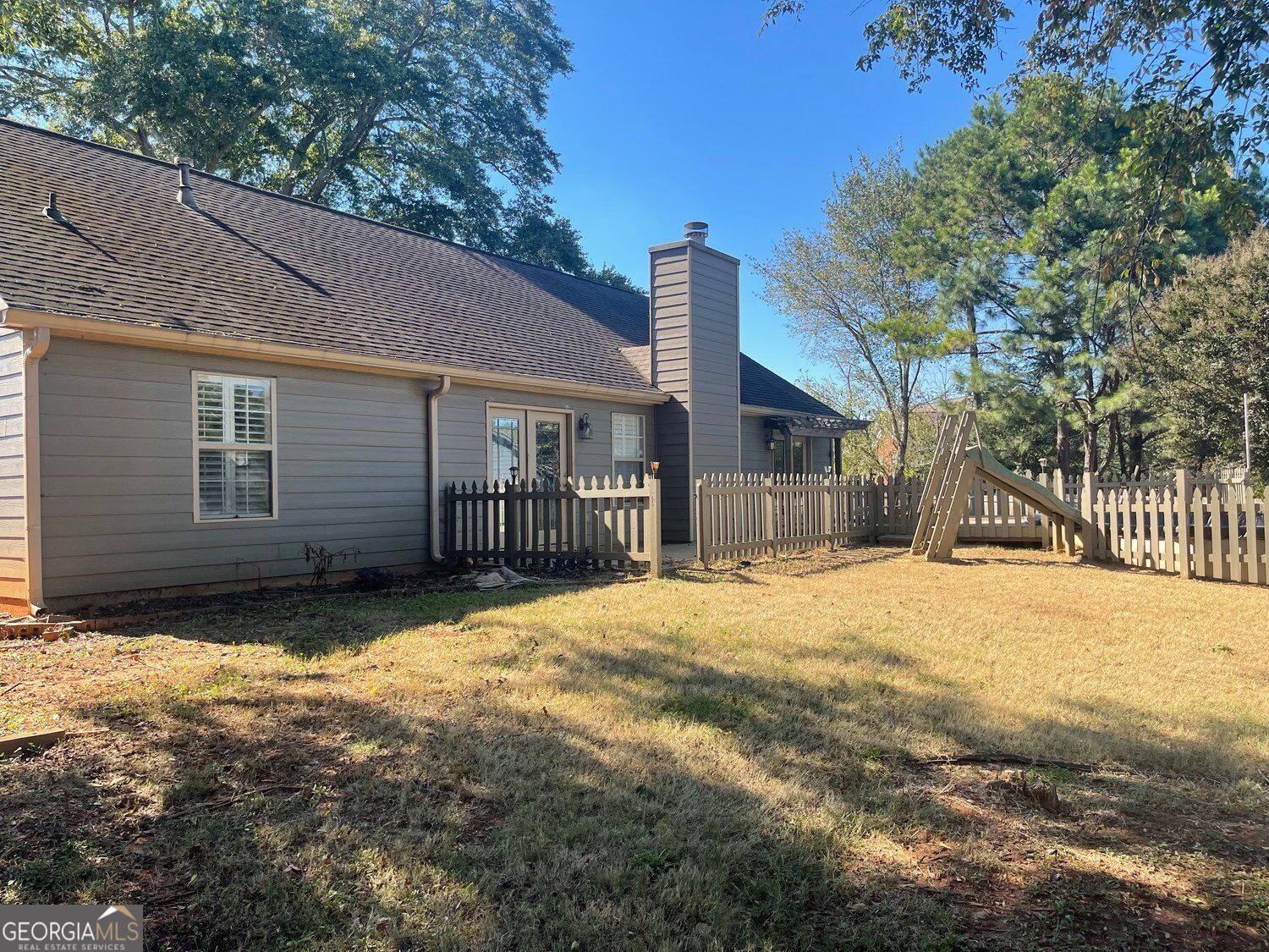 18 Column Court Property Photo 11