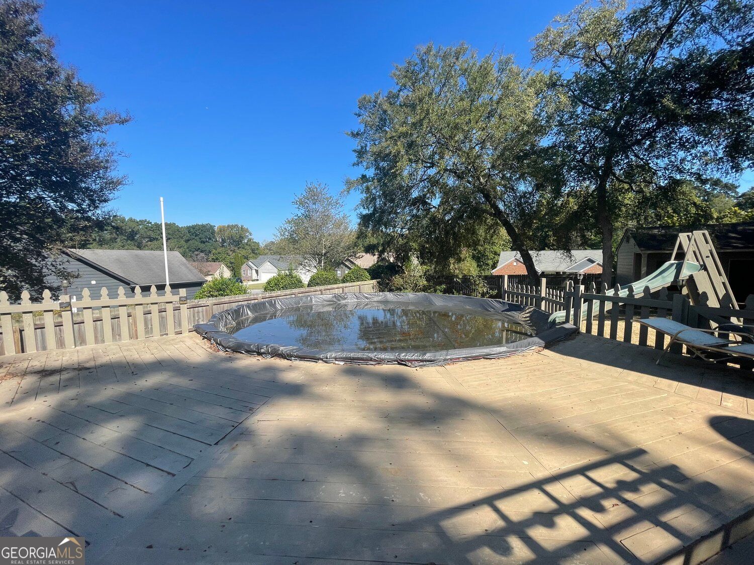 18 Column Court Property Photo 14