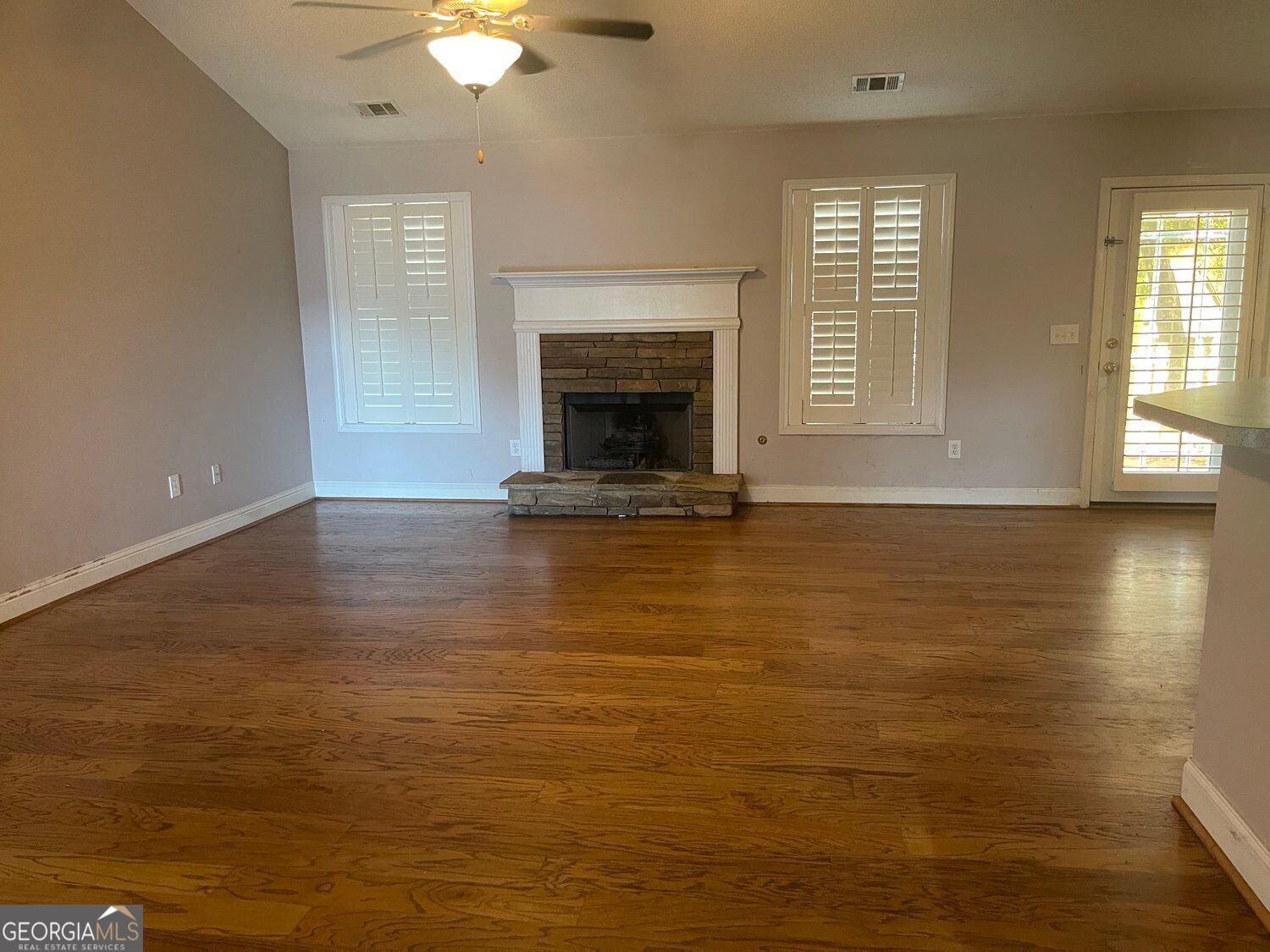 18 Column Court Property Photo 15