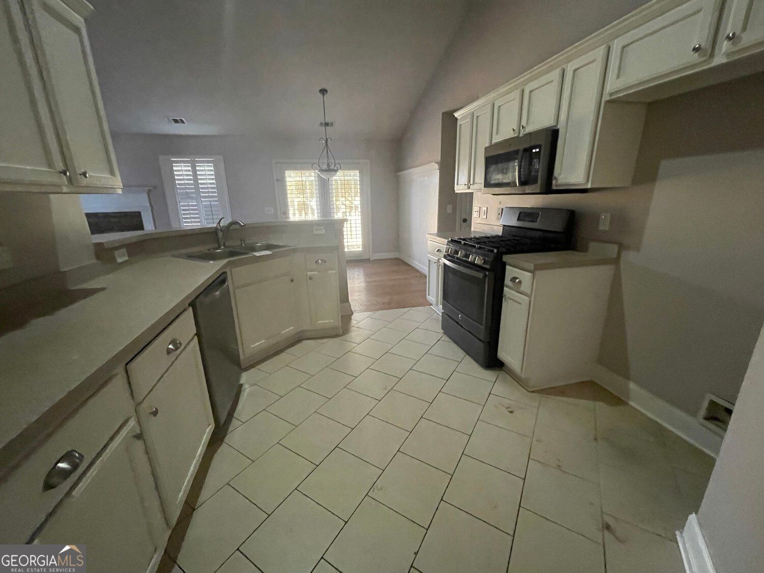 18 Column Court Property Photo 23
