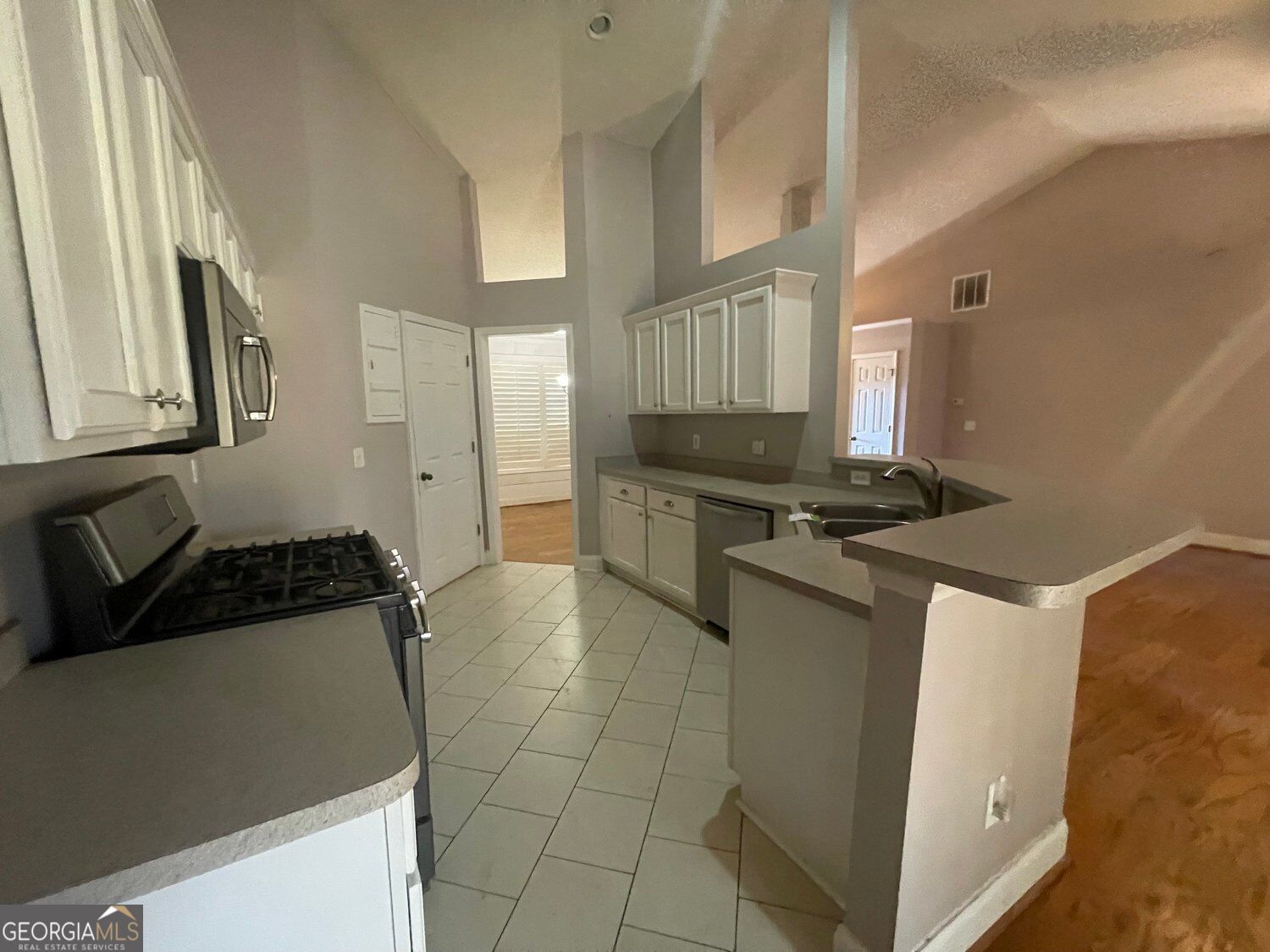 18 Column Court Property Photo 24
