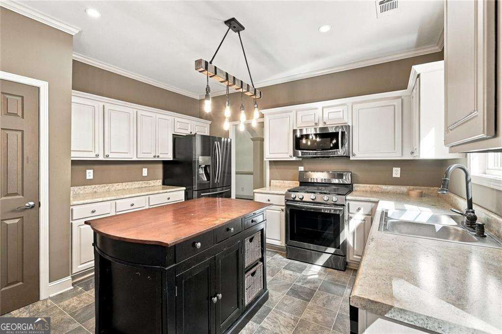 2219 Brickton Crossing Property Photo 7