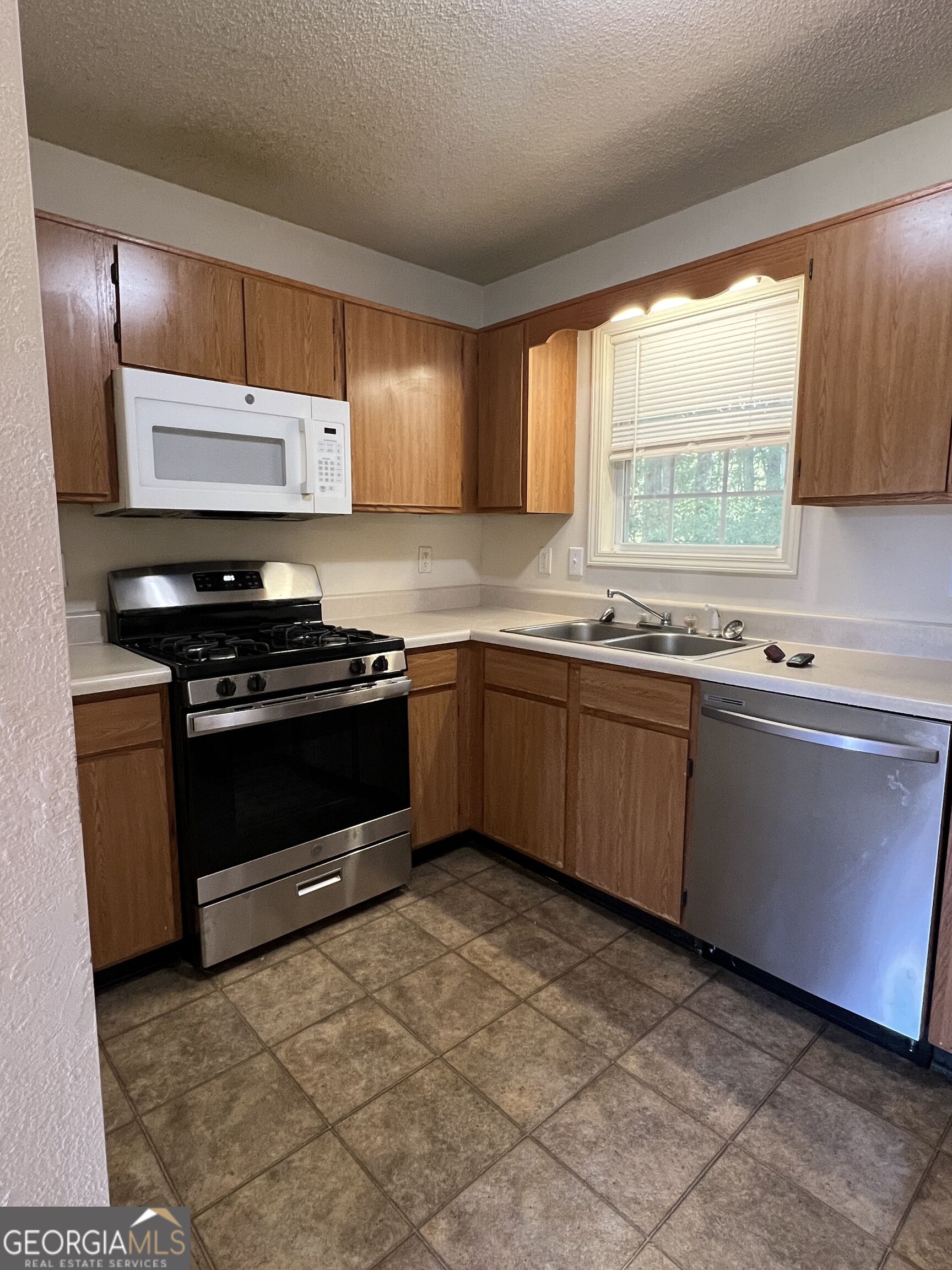 305 River Trace Drive Property Photo 3