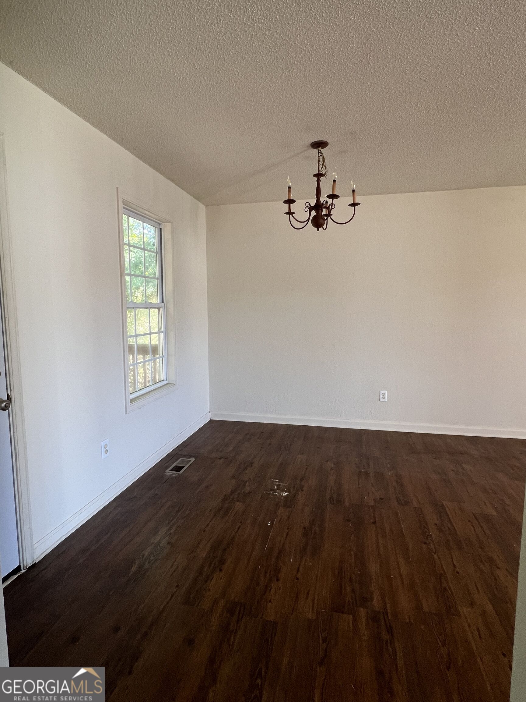 305 River Trace Drive Property Photo 5