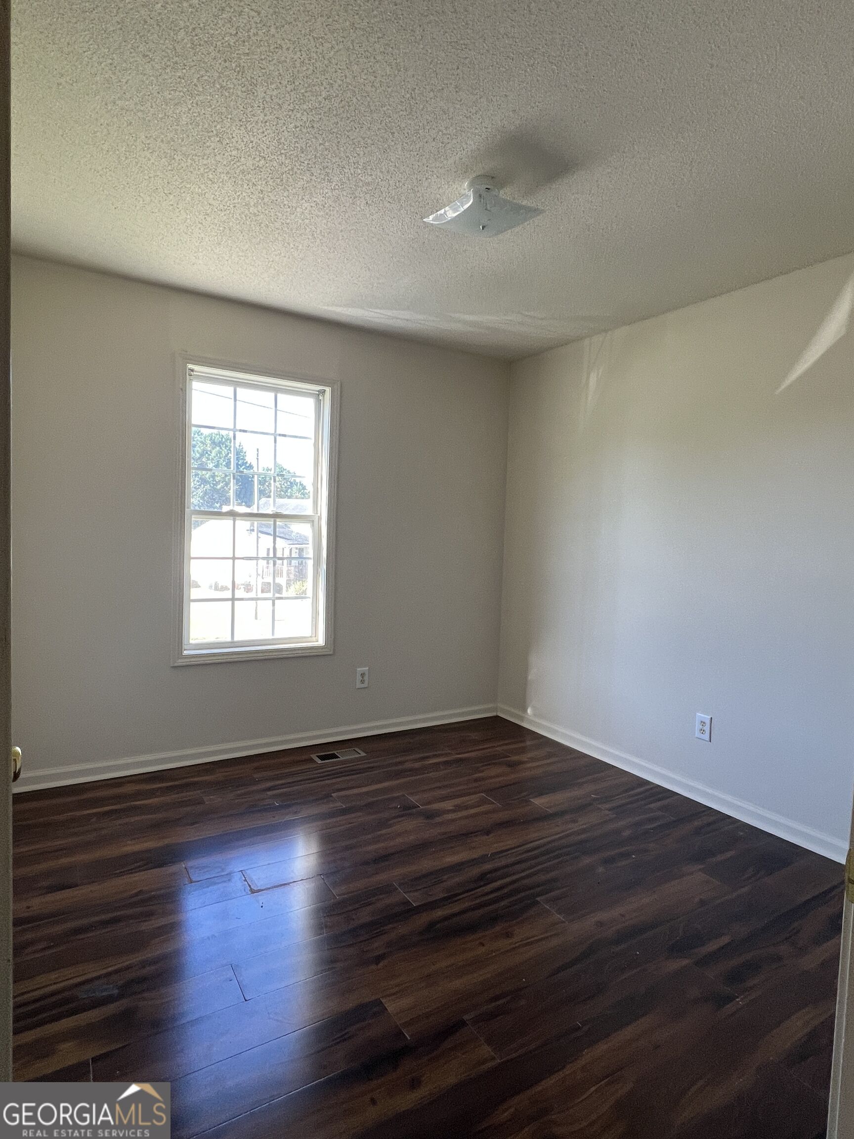 305 River Trace Drive Property Photo 8