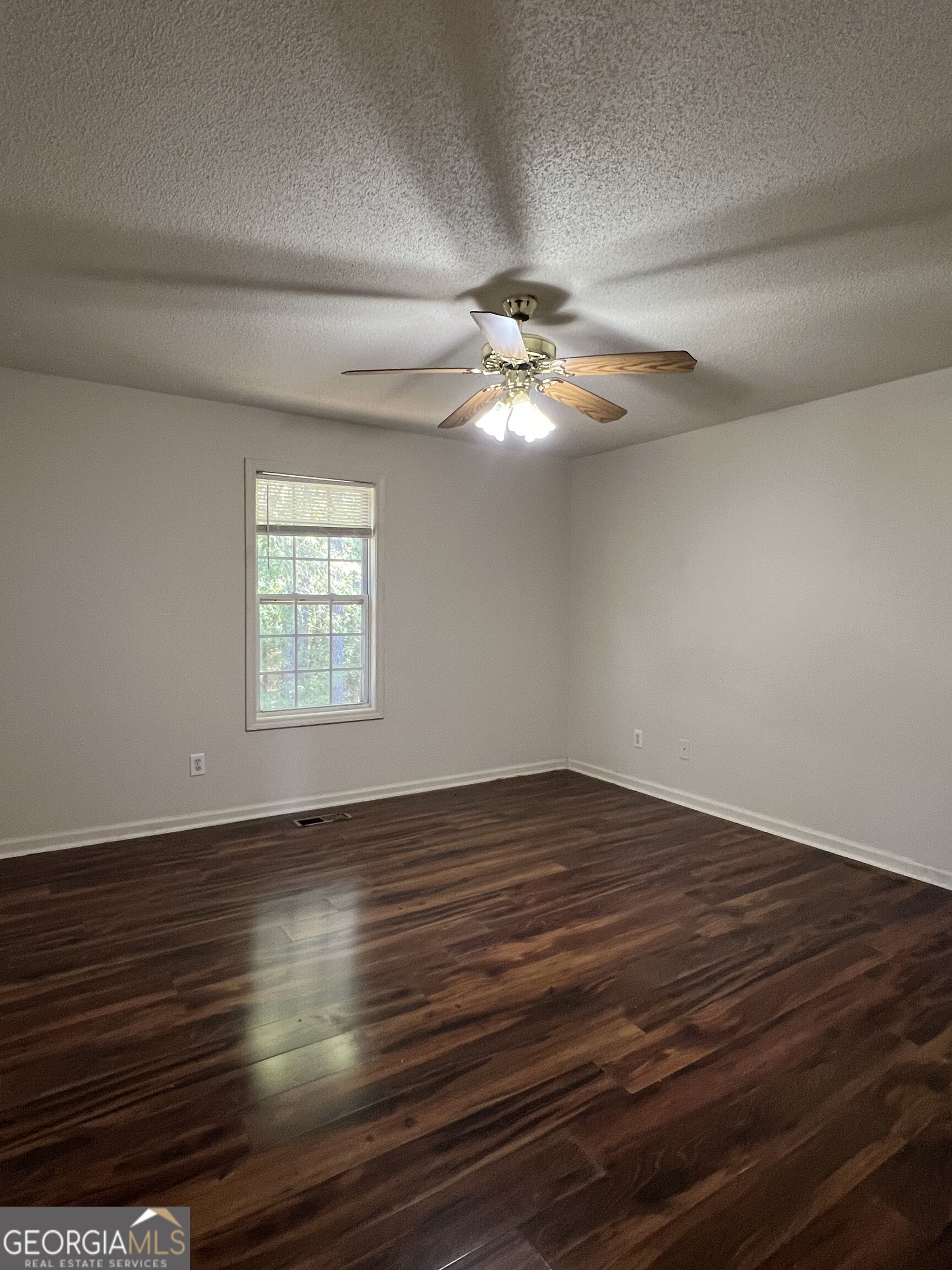 305 River Trace Drive Property Photo 10