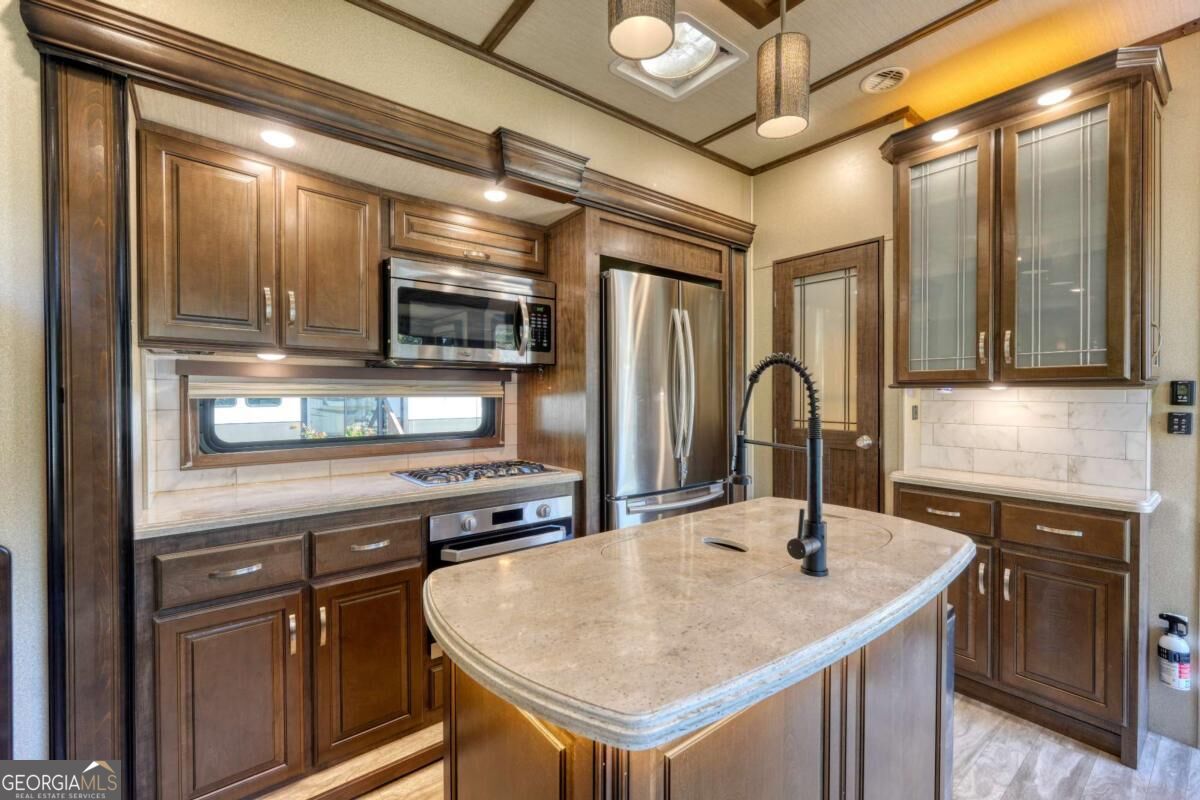 49 Sunshine Street Property Photo 23