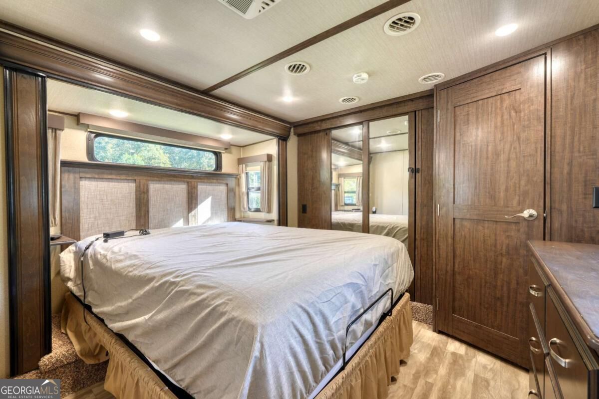 49 Sunshine Street Property Photo 29