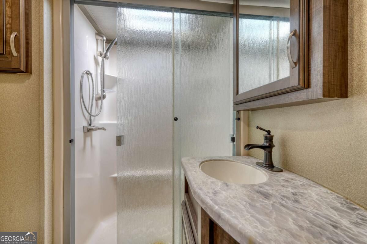 49 Sunshine Street Property Photo 33