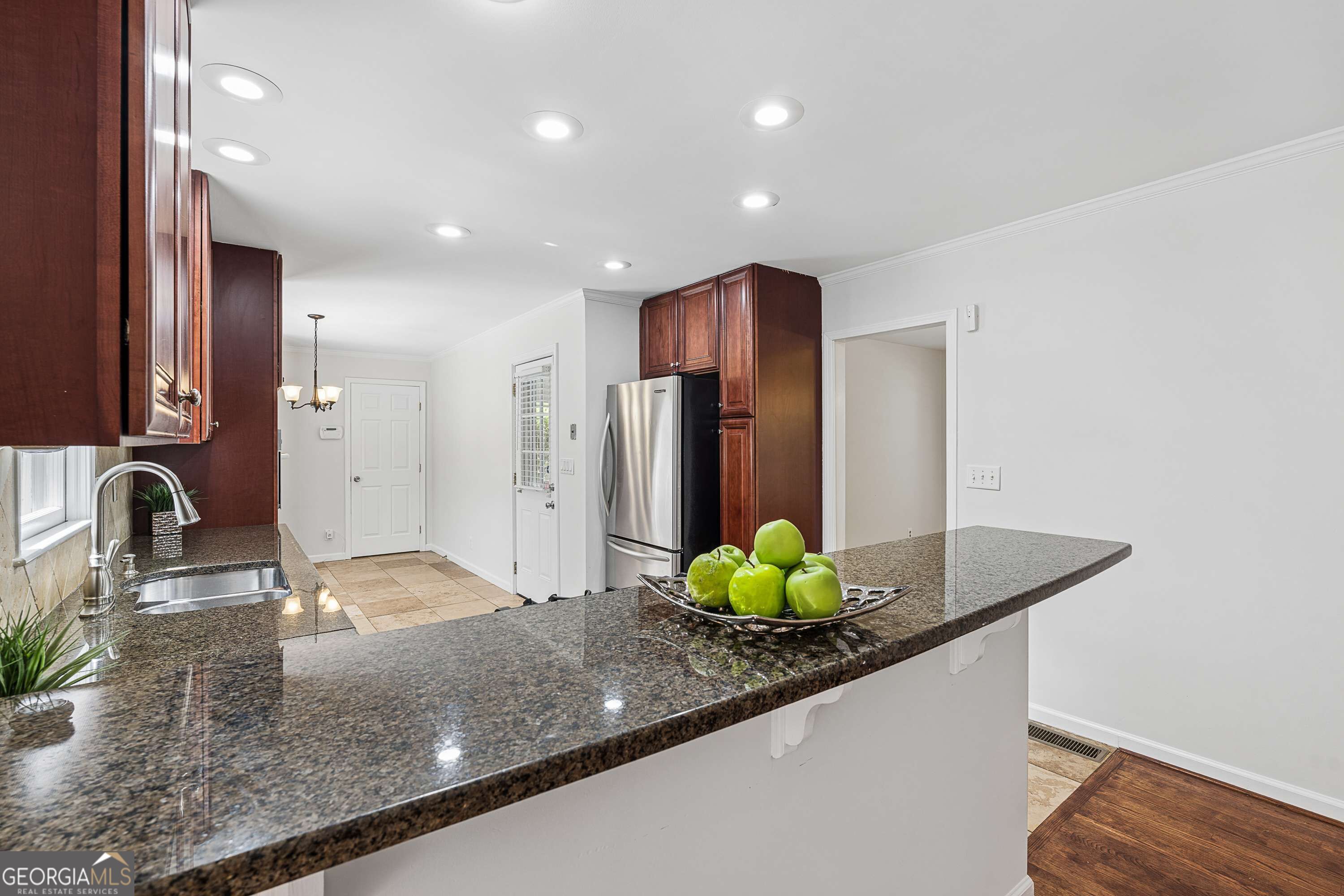 6608 Ridge Moore Drive Property Photo 10