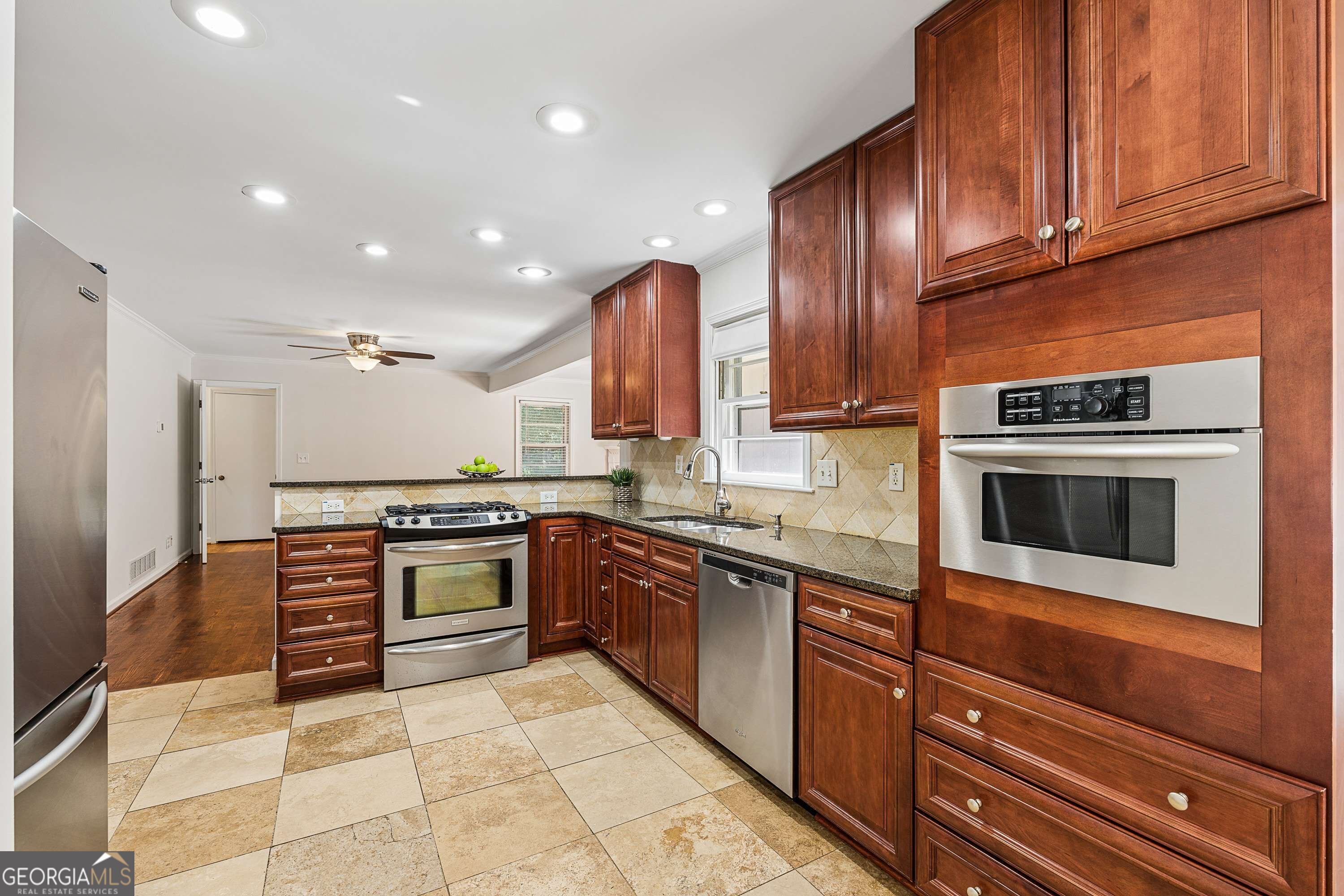 6608 Ridge Moore Drive Property Photo 11