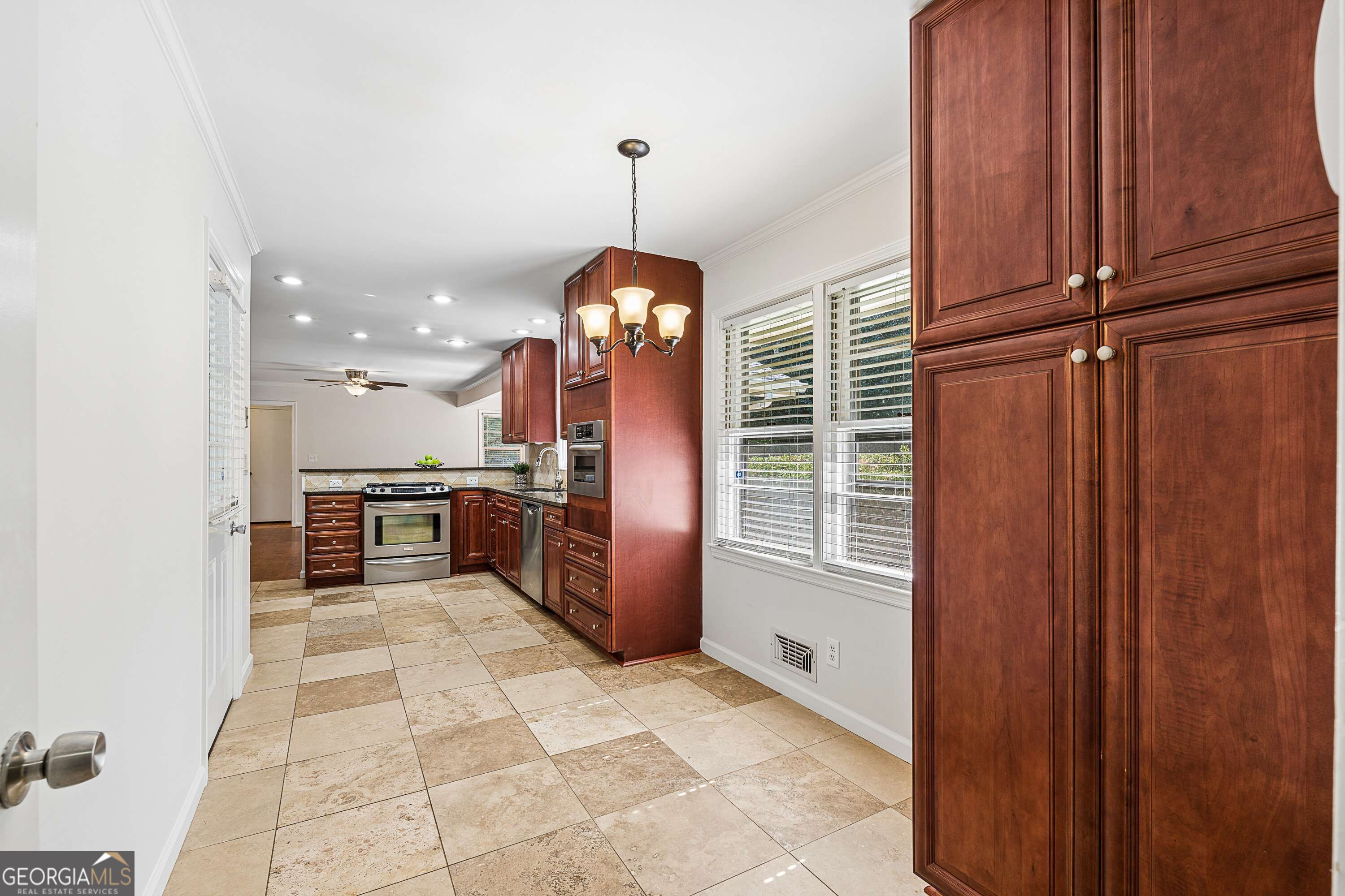 6608 Ridge Moore Drive Property Photo 12