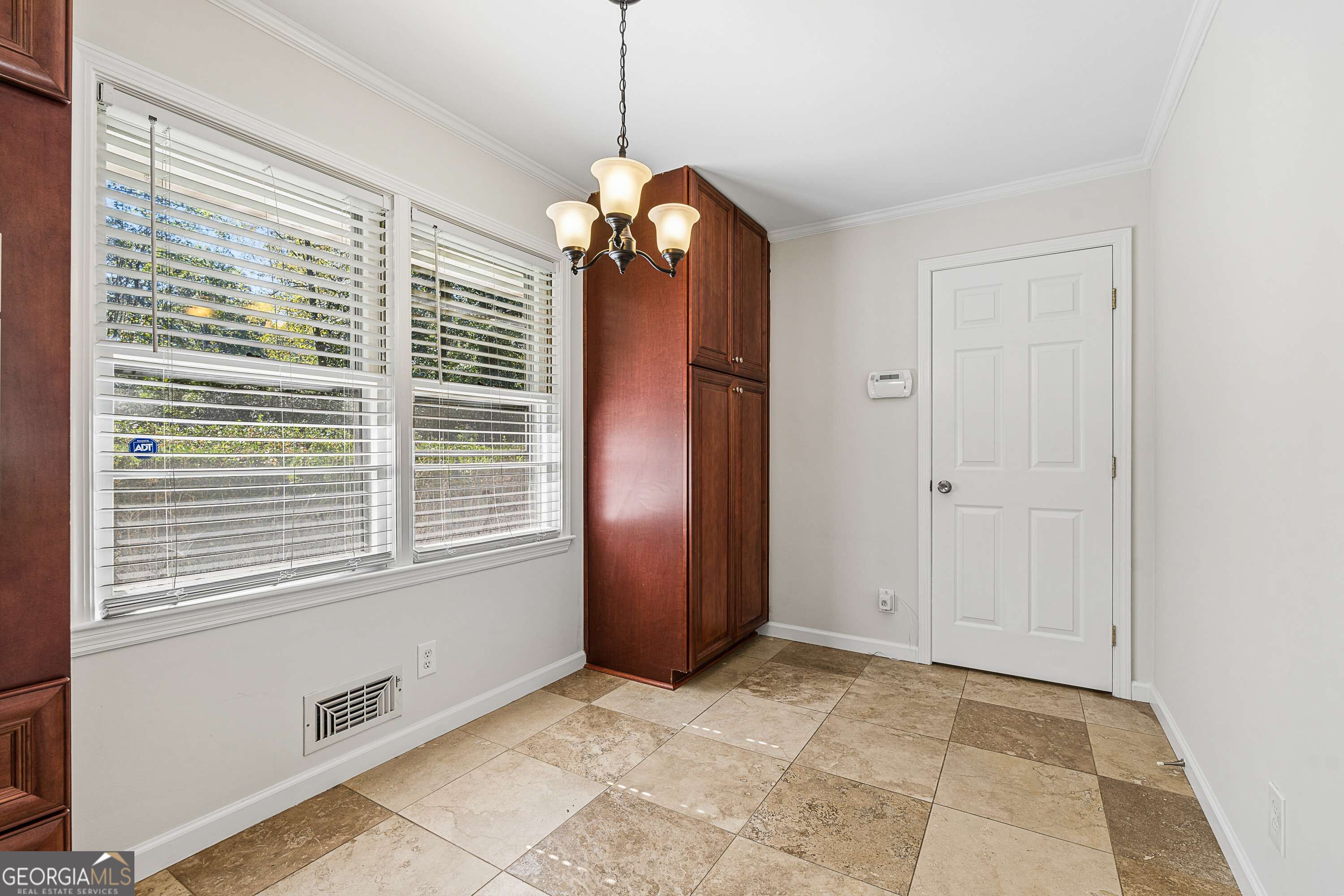 6608 Ridge Moore Drive Property Photo 13