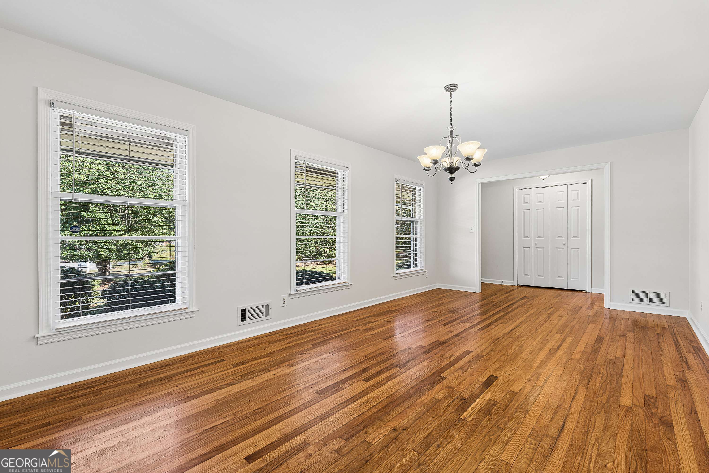 6608 Ridge Moore Drive Property Photo 14