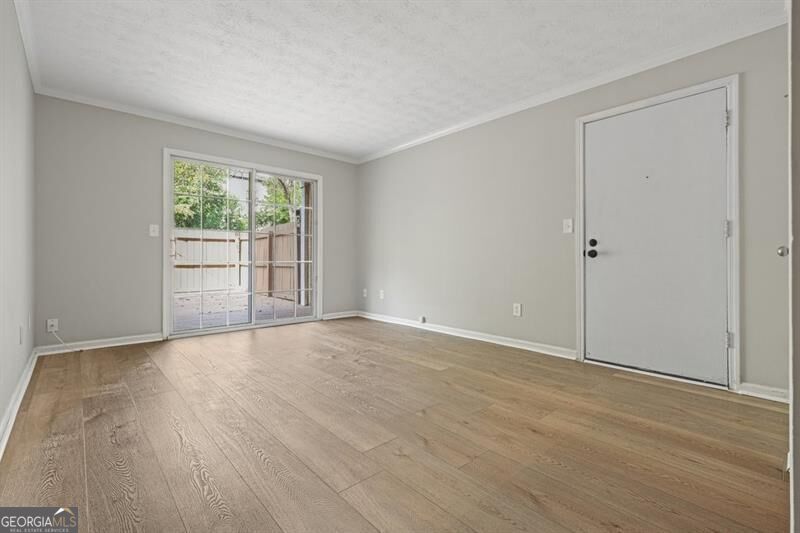3160 Seven Pines Court # 105 Property Photo 3