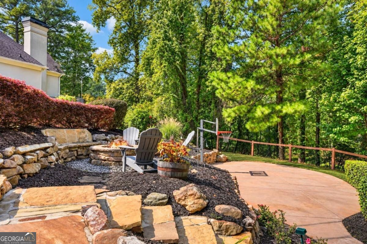 335 Chickering Lake Court Property Photo 48