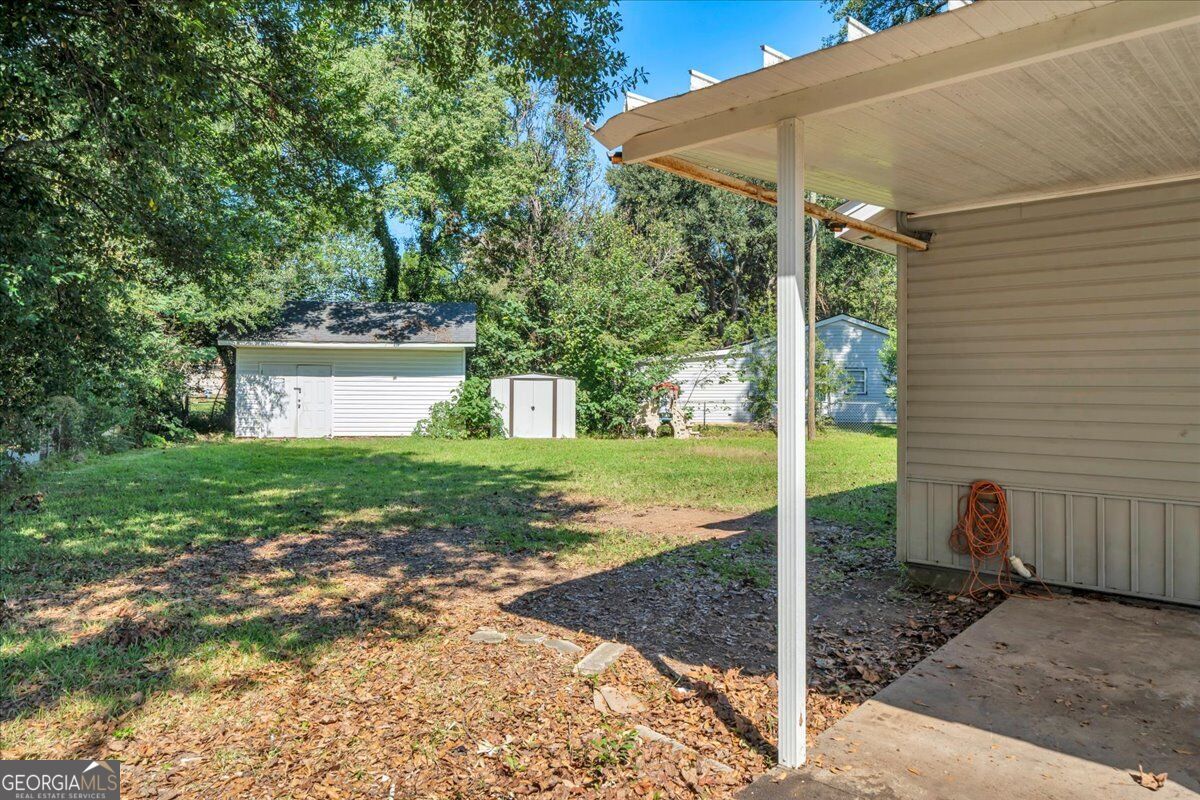 100 Ravenwood Way Property Photo 6