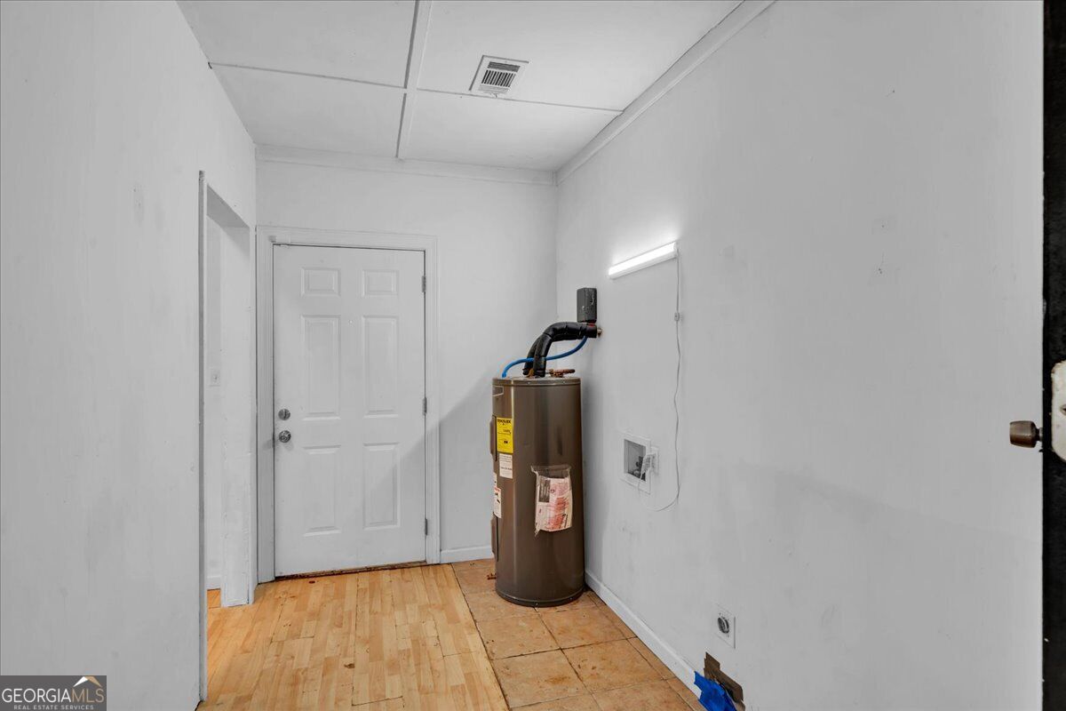 100 Ravenwood Way Property Photo 15