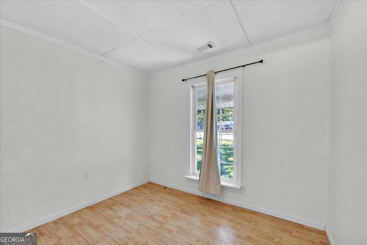 100 Ravenwood Way Property Photo 18