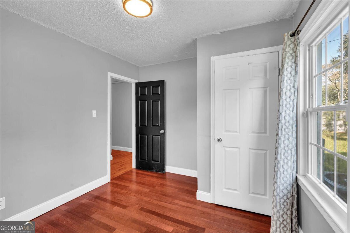 100 Ravenwood Way Property Photo 24