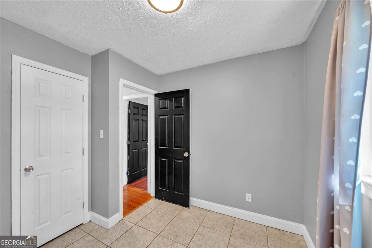 100 Ravenwood Way Property Photo 25