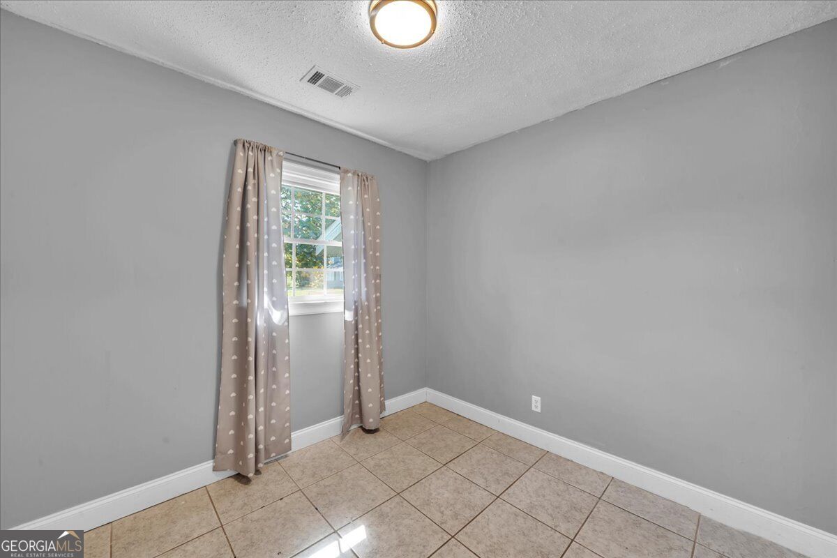 100 Ravenwood Way Property Photo 26