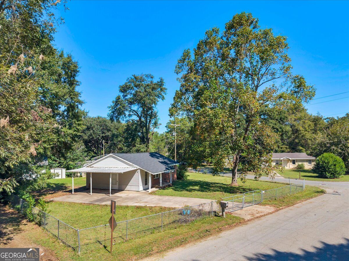 100 Ravenwood Way Property Photo 33