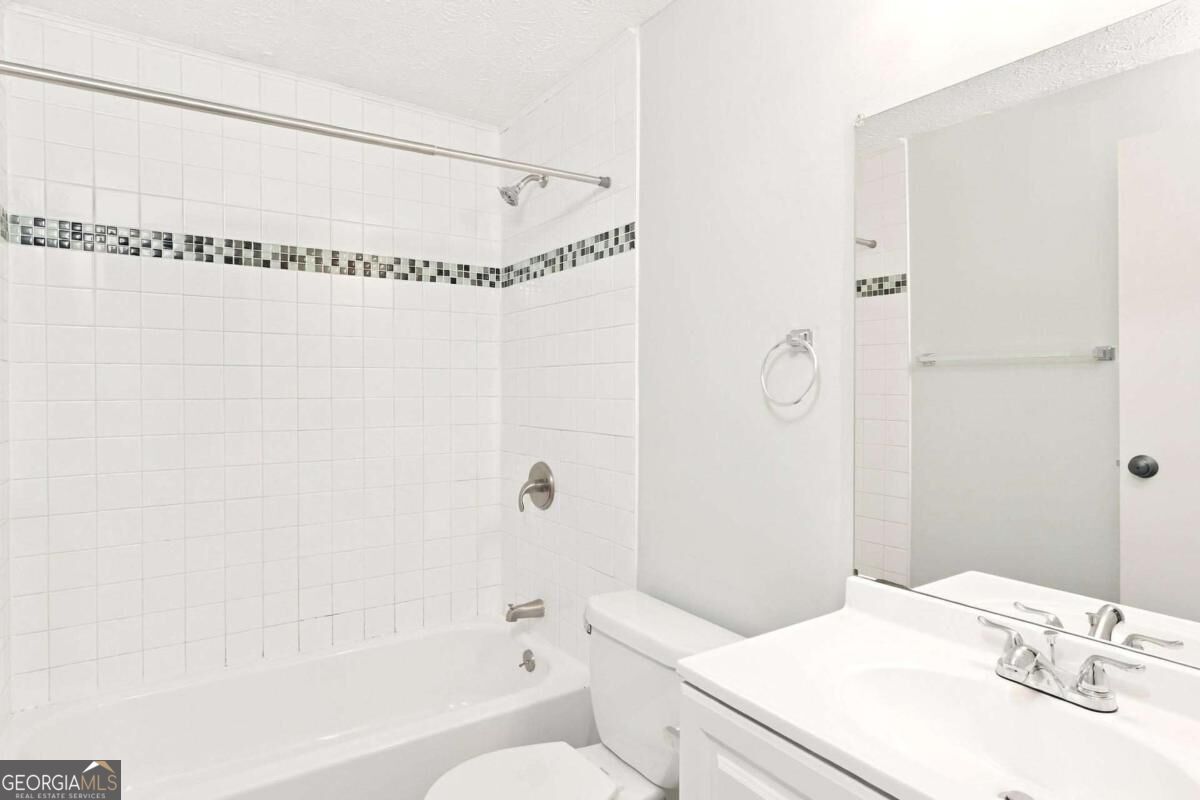 5131 Rockborough Trail Property Photo 14